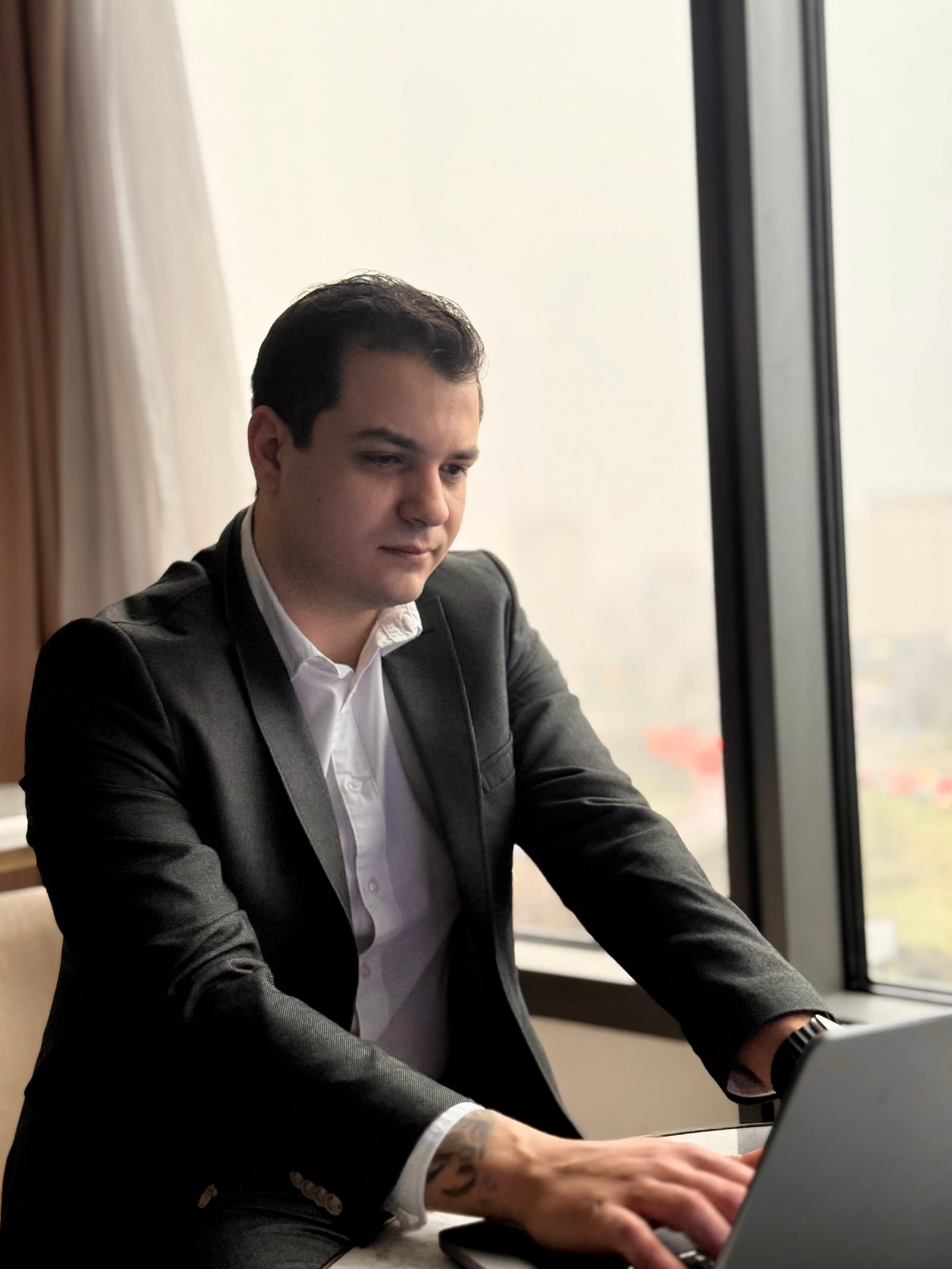 Велико Димитров — Дигитален стратег и уеб разработчик